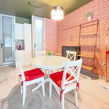 Loft 1 Bedroom Apartment In The Heart Of アテネ エクステリア 写真